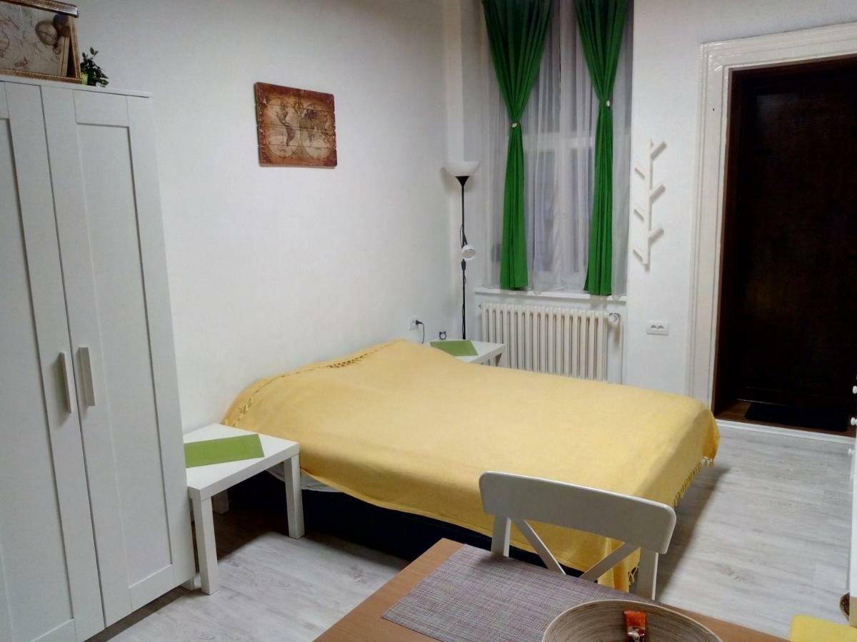 Apartamento Studio Jolie Novi Sad Exterior foto